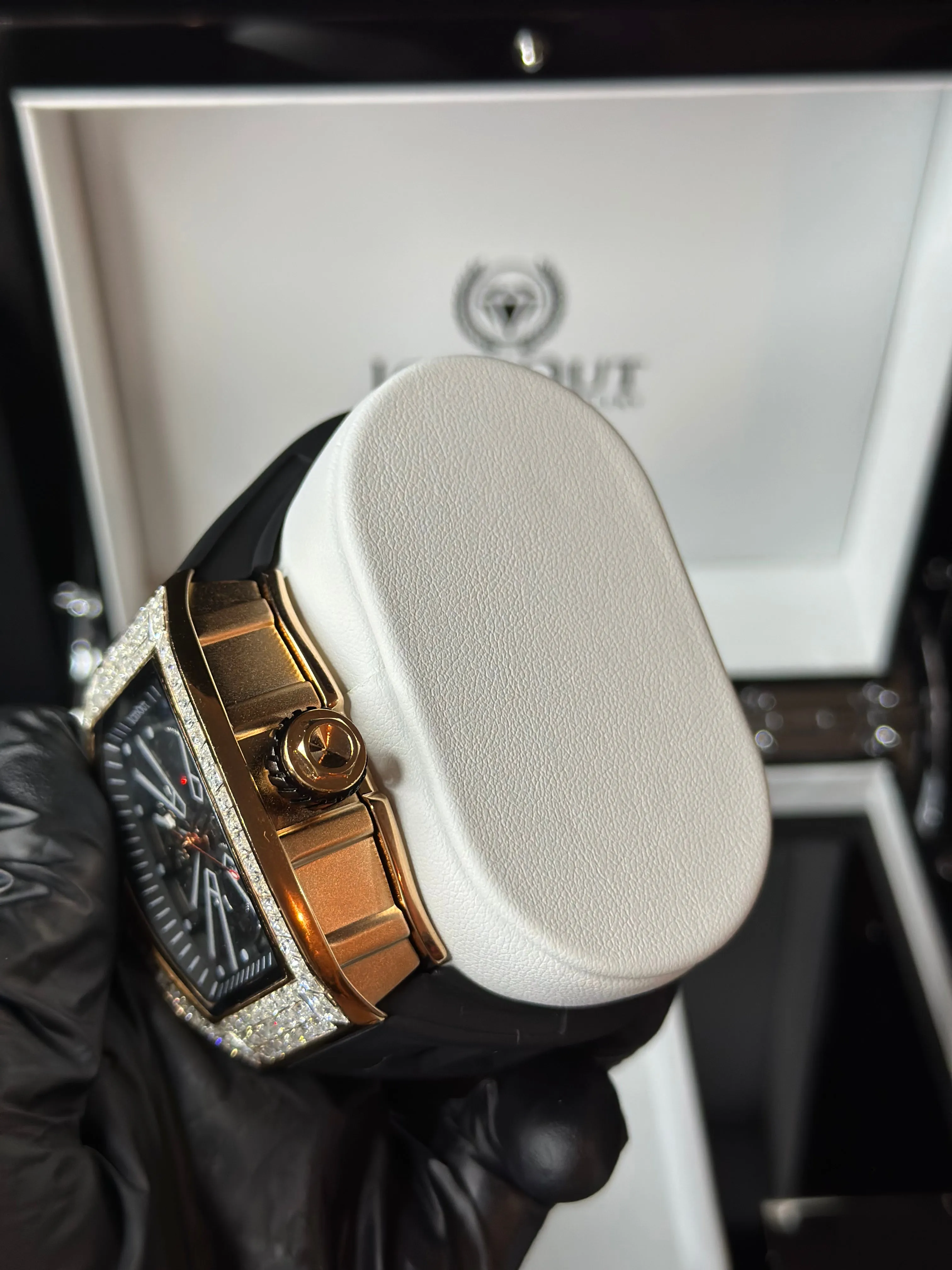 IcedOut Elite Baguette Watch - gold