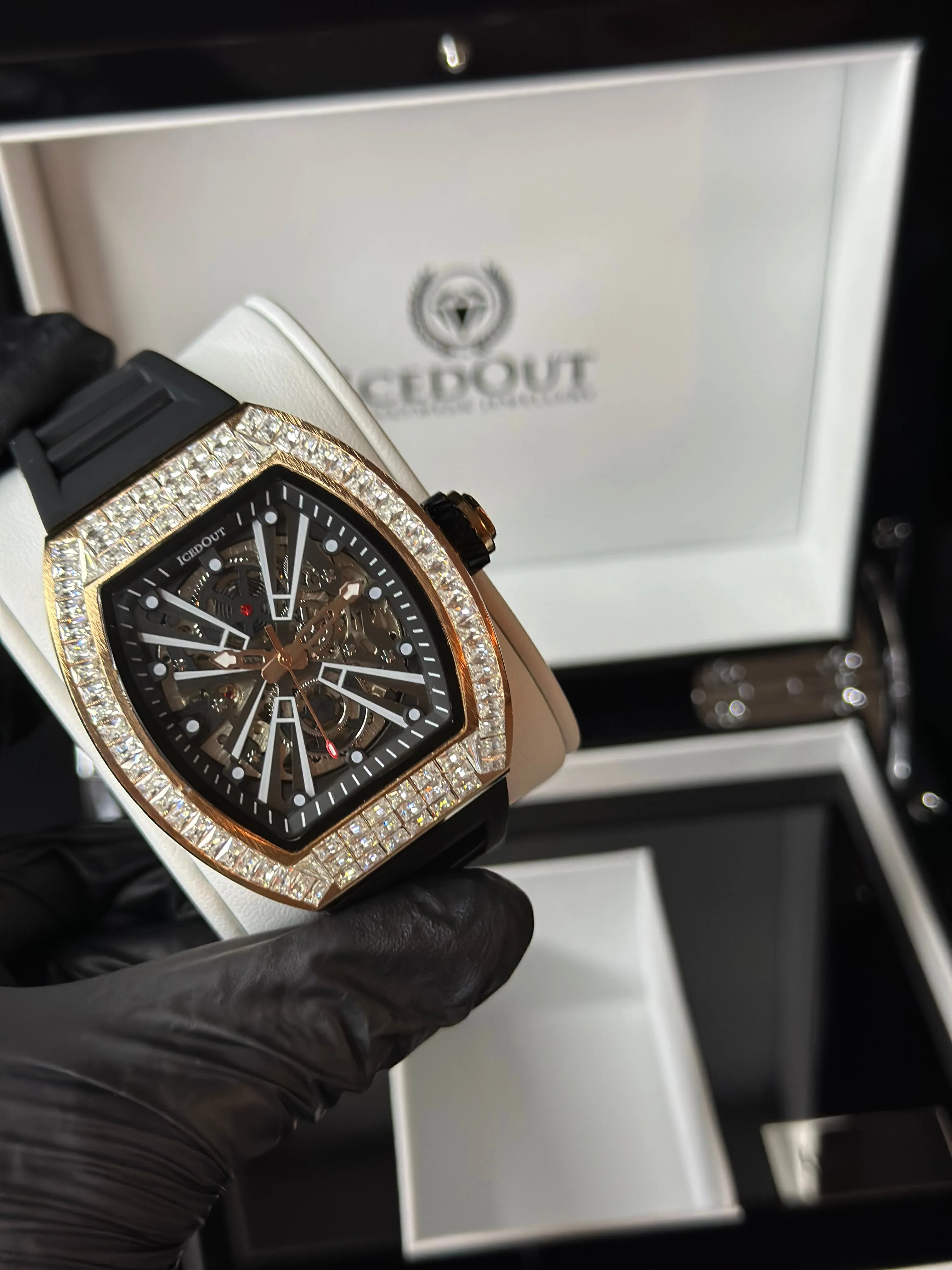 IcedOut Elite Baguette Watch - gold
