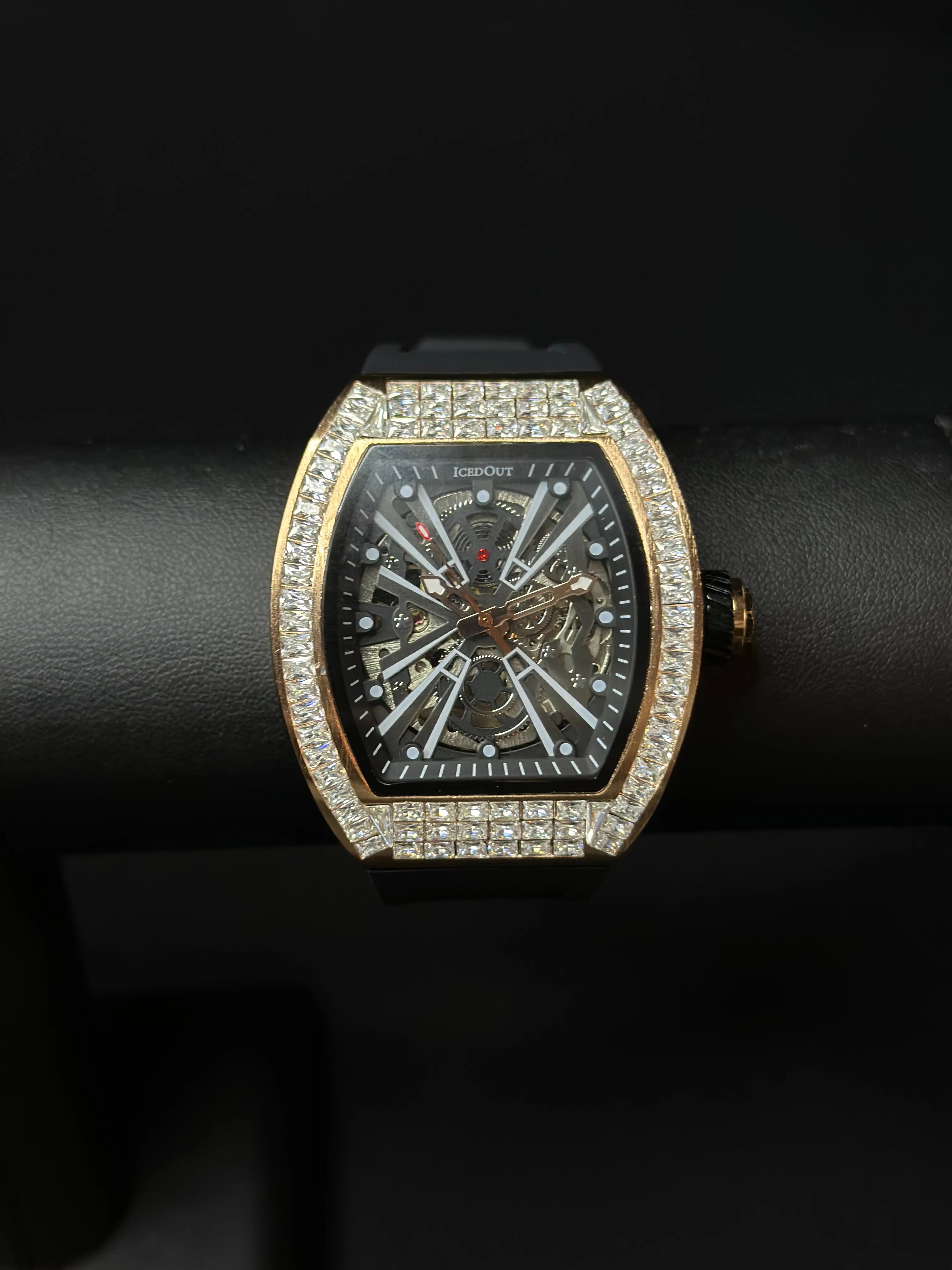 IcedOut Elite Baguette Watch - gold