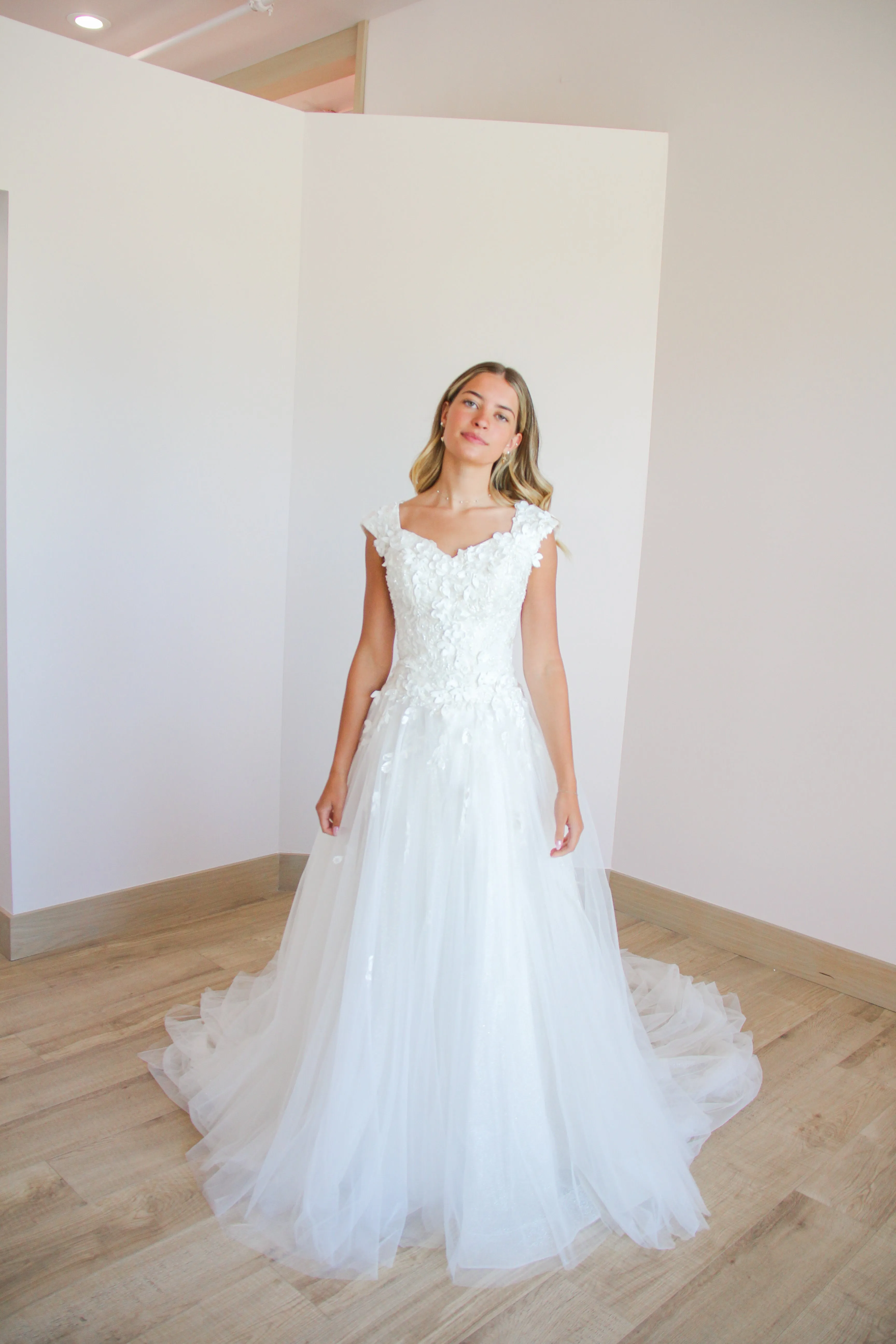 MOD1803 by Mon Cheri