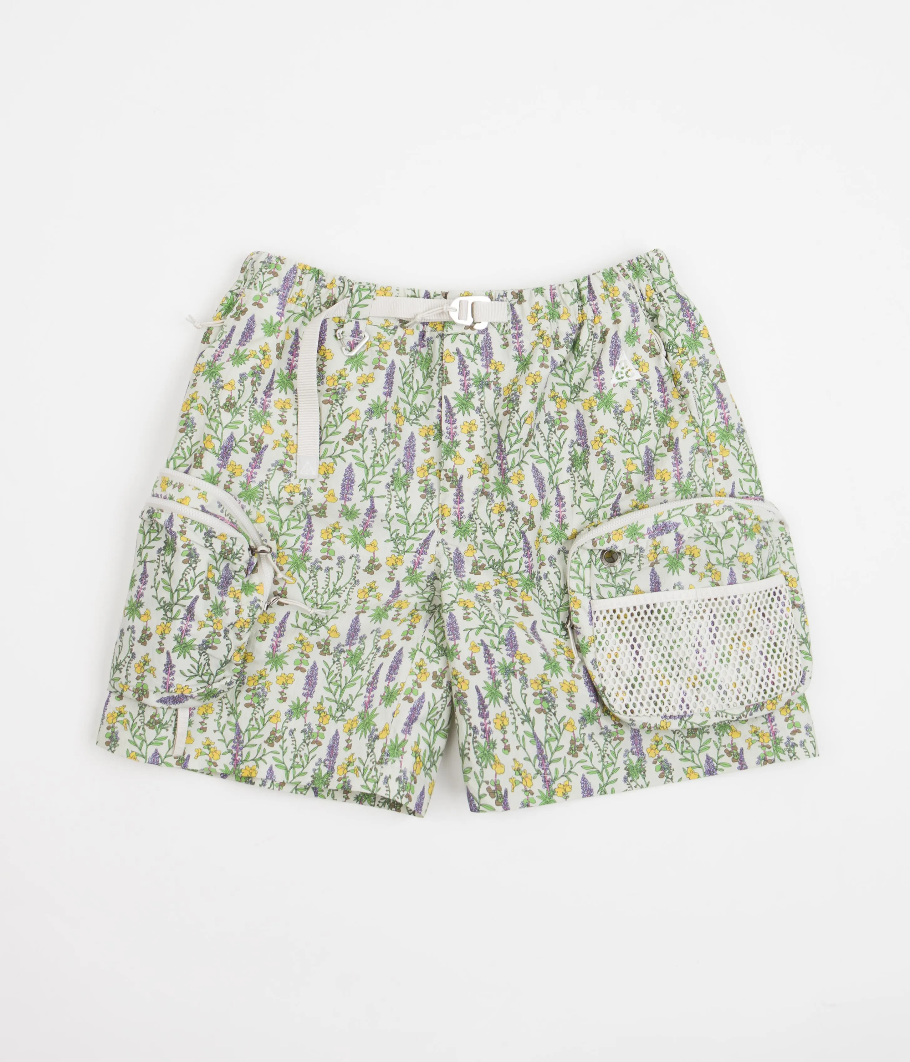 Nike ACG Snowgrass Cargo Shorts - Light Bone / Light Iron Ore / Summit White