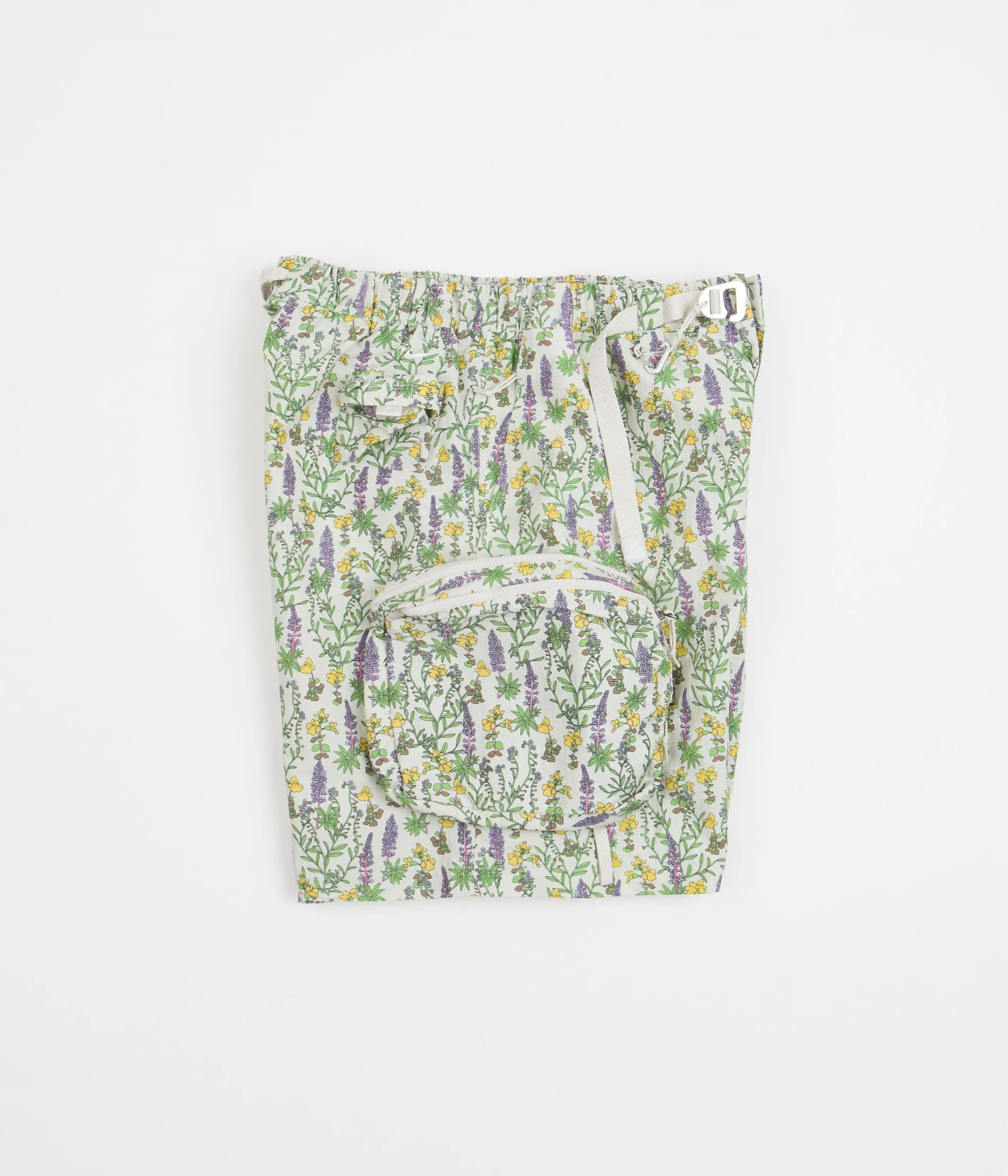 Nike ACG Snowgrass Cargo Shorts - Light Bone / Light Iron Ore / Summit White
