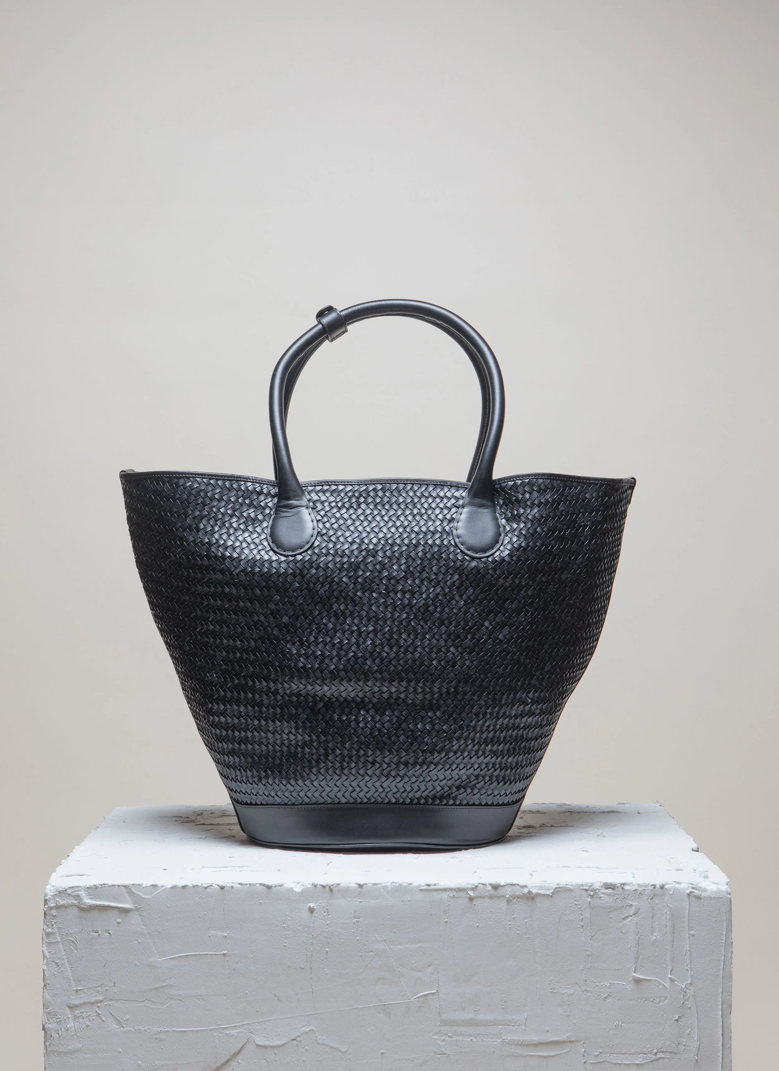 SANDHI L Black Twill Tote bag
