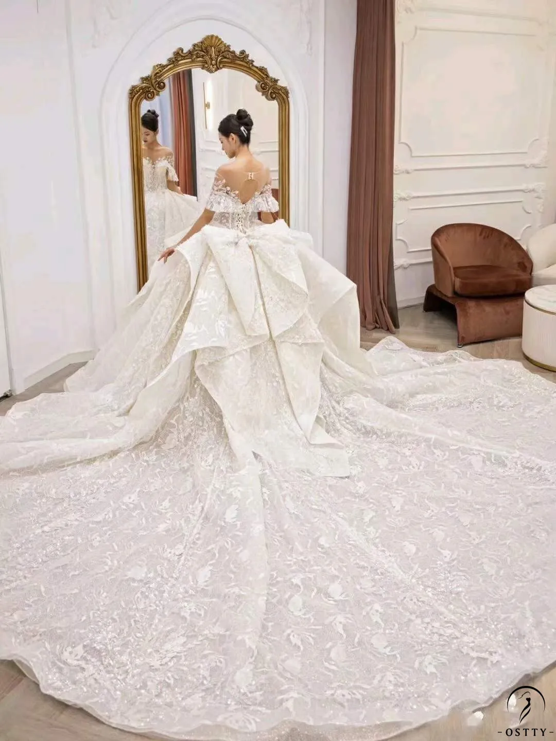 White Queen Collar Short Sleeve Crystals Pearl Wedding Dress OS09281