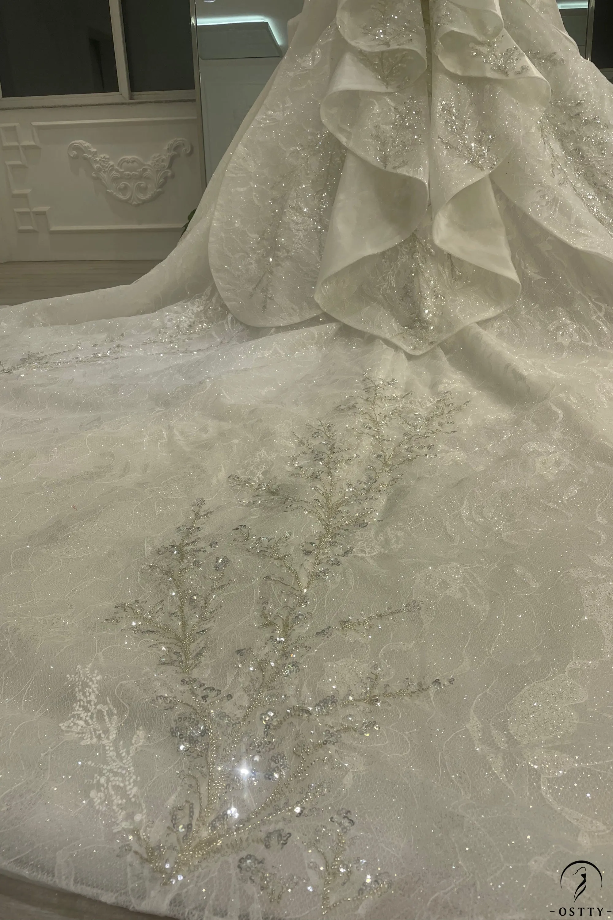 White Queen Collar Short Sleeve Crystals Pearl Wedding Dress OS09281