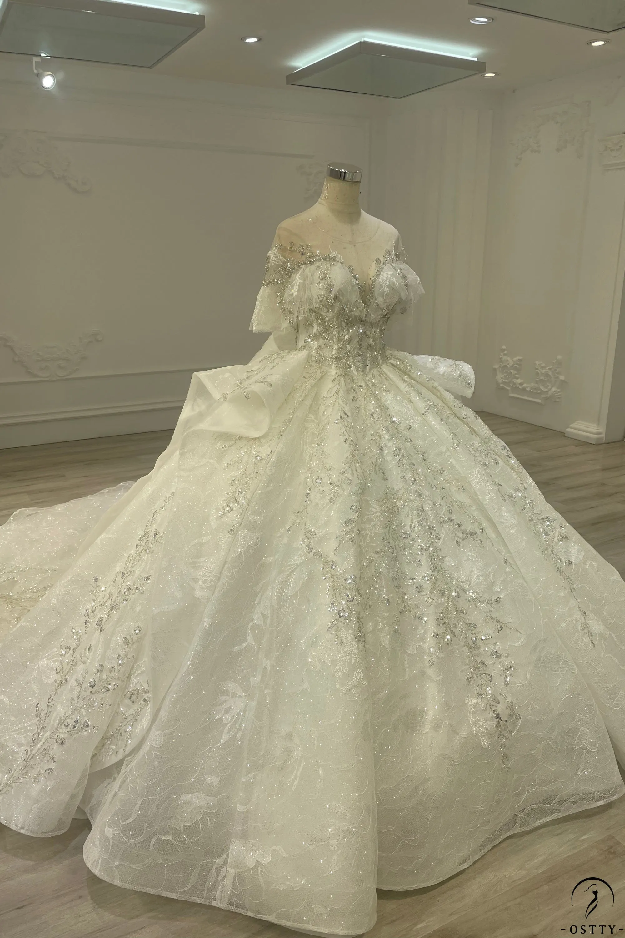 White Queen Collar Short Sleeve Crystals Pearl Wedding Dress OS09281