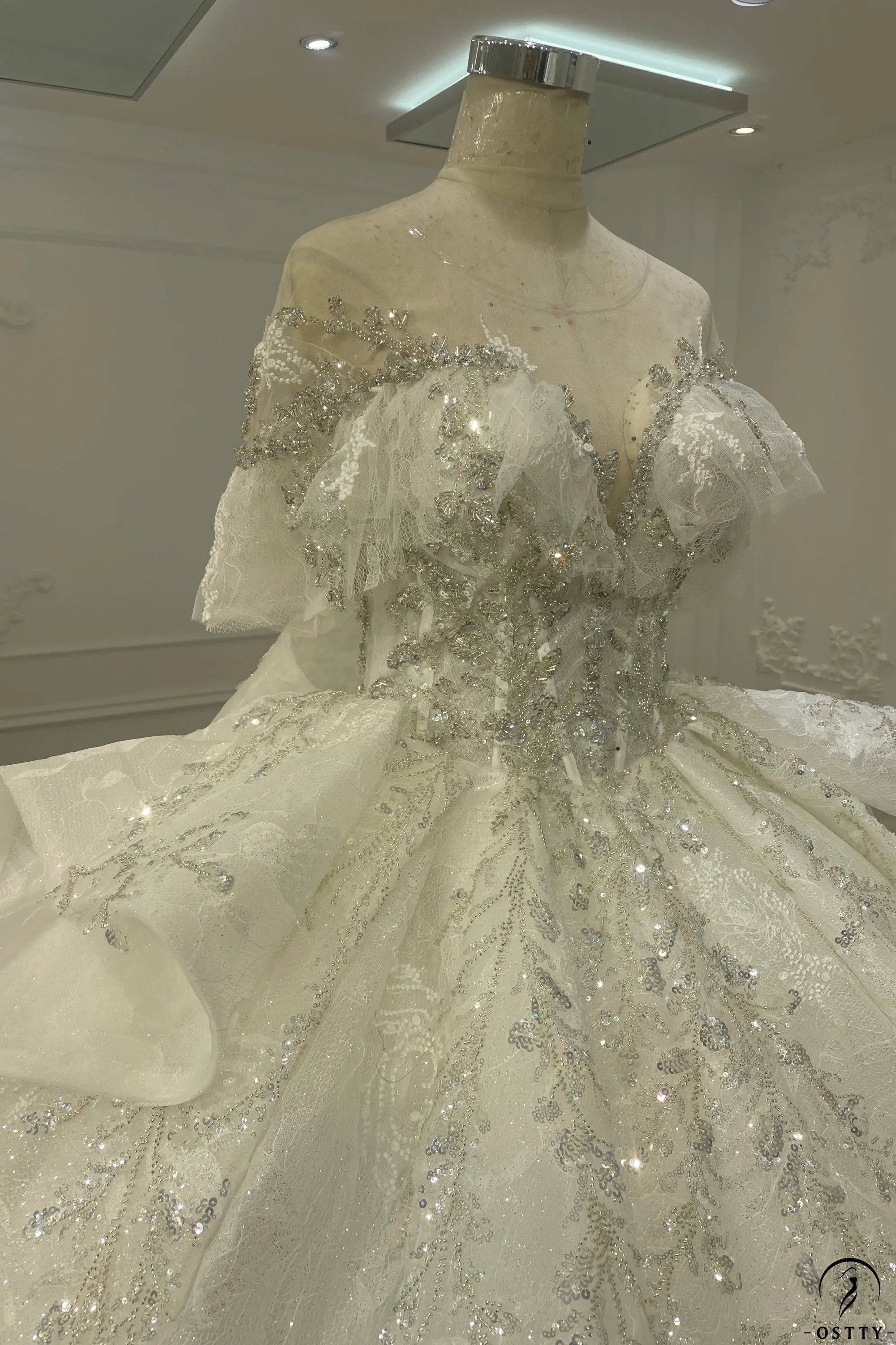 White Queen Collar Short Sleeve Crystals Pearl Wedding Dress OS09281