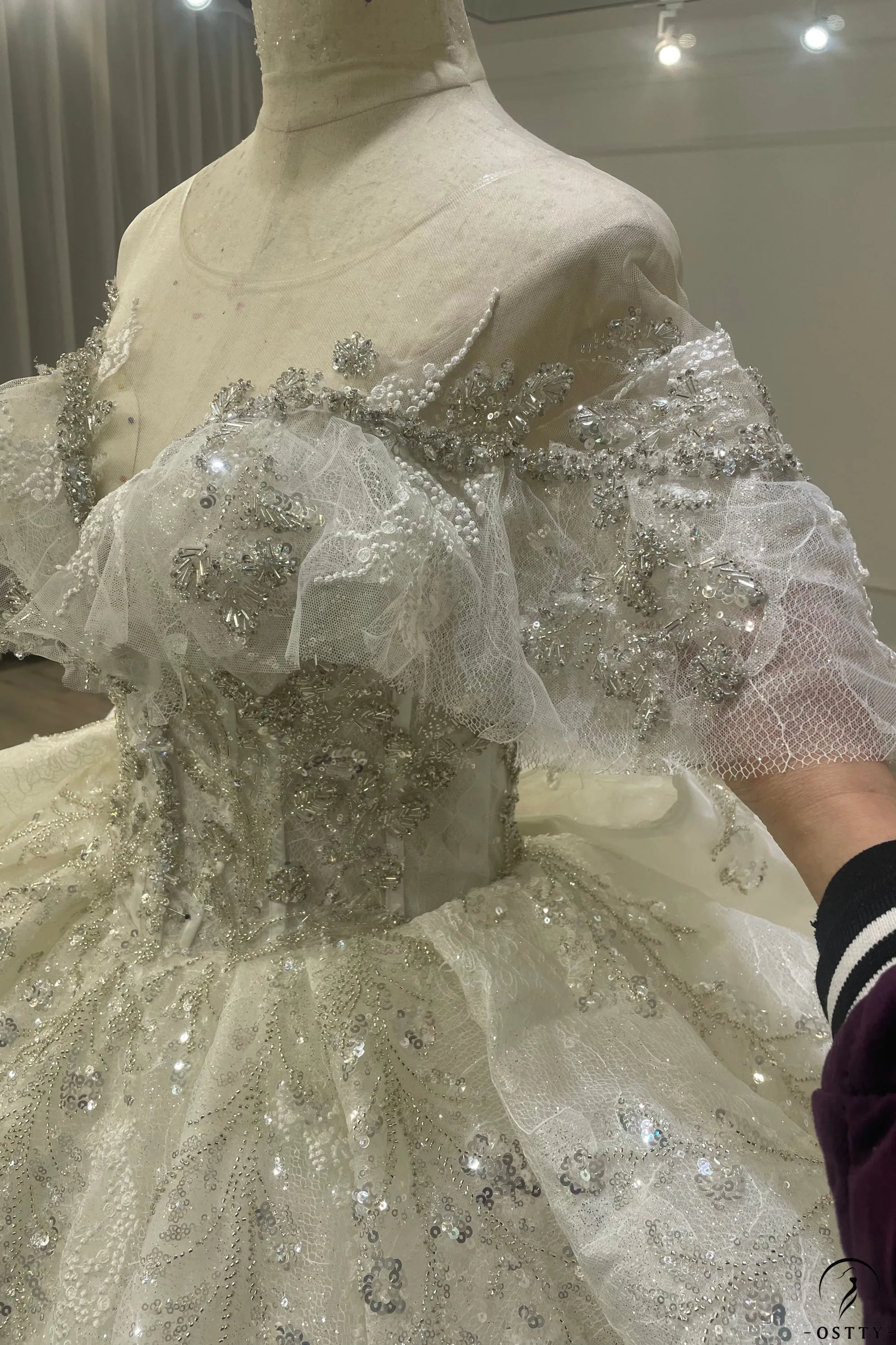 White Queen Collar Short Sleeve Crystals Pearl Wedding Dress OS09281