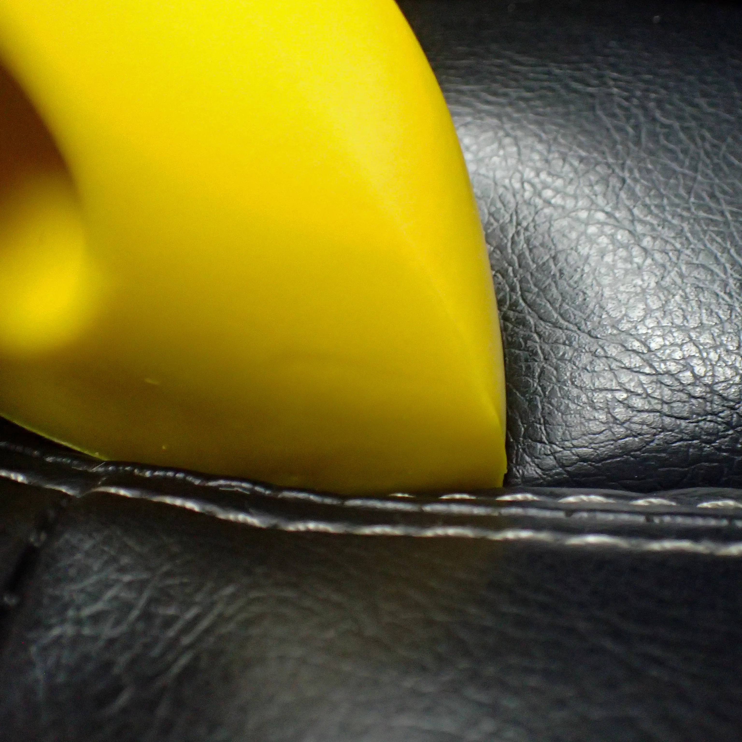 Wolfsteins Pro-Series Leather & Vinyl Interior Brush